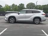 Certified 2022 Toyota Highlander XLE image 3