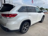 Used 2017 Toyota Highlander Plus image 5