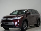 Used 2017 Toyota Highlander XLE image 3