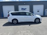 Used 2020 Chrysler Pacifica Limited image 2