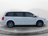 Used 2016 Dodge Grand Caravan SE image 2