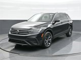 Certified 2022 Volkswagen Tiguan SE image 3