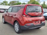 Used 2022 Kia Soul LX image 3