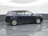 Used 2020 Kia Sorento LX image 3