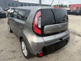 Used 2016 Kia Soul + image 3