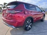 New 2025 Mitsubishi Outlander SE image 3