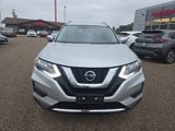 Used 2019 Nissan Rogue SV image 2