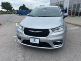 Used 2023 Chrysler Pacifica Touring-L image 6