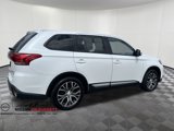Used 2017 Mitsubishi Outlander SE image 2