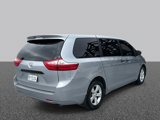 Used 2017 Toyota Sienna L image 4
