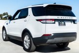 Used 2019 Land Rover Discovery SE image 3