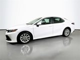 Used 2022 Toyota Camry LE image 3