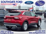Used 2022 Ford Escape SE w/ Cold Weather Package image 2