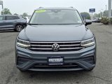 Used 2022 Volkswagen Tiguan SE w/ Panoramic Sunroof Package image 2