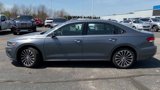 Used 2022 Volkswagen Passat 2.0T image 5