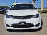 Used 2020 Chrysler Pacifica Limited image 2