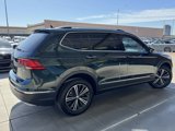 Used 2018 Volkswagen Tiguan SEL image 4