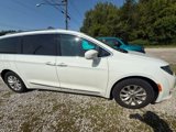 Used 2019 Chrysler Pacifica Touring-L image 5