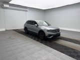 Used 2022 Volkswagen Tiguan SE image 2