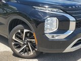 Used 2022 Mitsubishi Outlander SE image 2