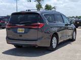 Used 2021 Chrysler Pacifica Touring-L image 3