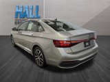 Certified 2025 Volkswagen Jetta SE w/ Sunroof Package image 4