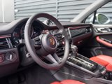 Certified 2025 Porsche Macan image 4