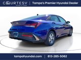 New 2025 Hyundai Elantra SE image 3