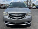 Used 2016 Chrysler Town & Country Touring image 2