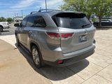 Used 2016 Toyota Highlander Limited image 3