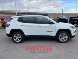Used 2023 Jeep Compass Latitude image 6