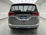 Used 2018 Chrysler Pacifica Touring-L image 5