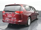 Used 2017 Chrysler Pacifica Touring image 5