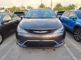 Used 2017 Chrysler Pacifica Limited w/ Advanced Safetytec Group image 3