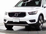 Used 2022 Volvo XC40 T5 Momentum w/ Premium Package image 3