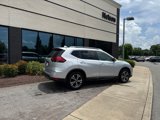 Used 2017 Nissan Rogue SL w/ SL Premium Package image 3