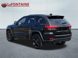Used 2018 Jeep Grand Cherokee Laredo image 3