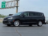 Used 2023 Chrysler Pacifica Touring-L image 2