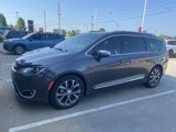 Used 2018 Chrysler Pacifica Limited w/ Tire & Wheel Group image 2