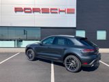 Certified 2024 Porsche Macan image 3