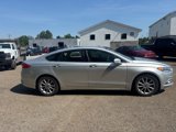 Used 2017 Ford Fusion SE w/ Fusion SE Technology Package image 4