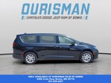 Used 2023 Chrysler Pacifica Touring-L image 2