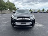 Used 2018 Toyota Highlander XLE image 2