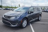 Used 2020 Chrysler Pacifica Touring-L image 3