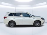 Used 2022 Mitsubishi Outlander 4WD Plug-In Hybrid image 2