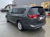 Used 2017 Chrysler Pacifica Limited image 5