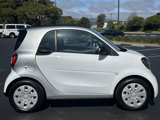 Used 2017 smart fortwo pure image 3