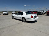 Used 2011 Lincoln Town Car Signature Limited image 3