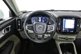 Certified 2022 Volvo XC40 T4 Momentum image 4
