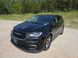 Used 2024 Chrysler Pacifica Select image 3